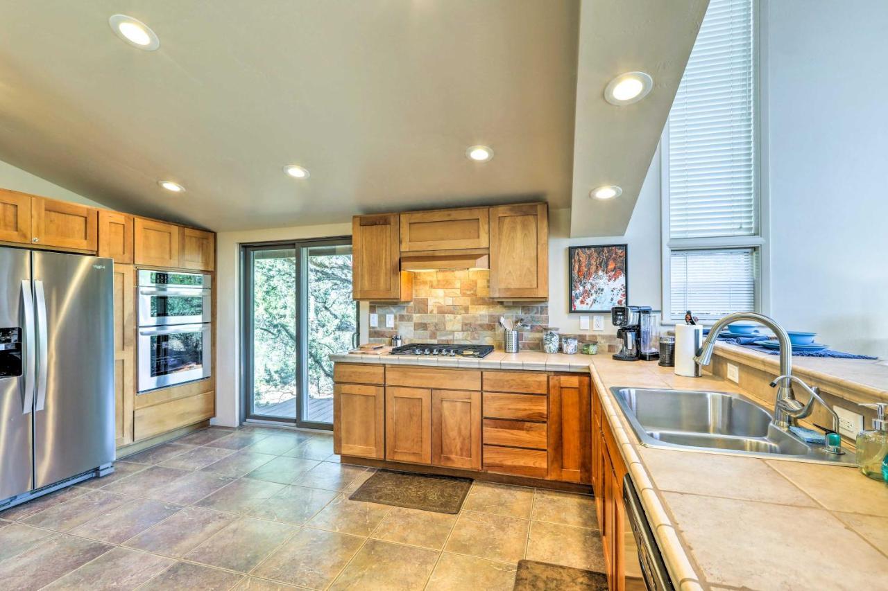 Bright Sedona Home With Deck And Mountain Views! 외부 사진