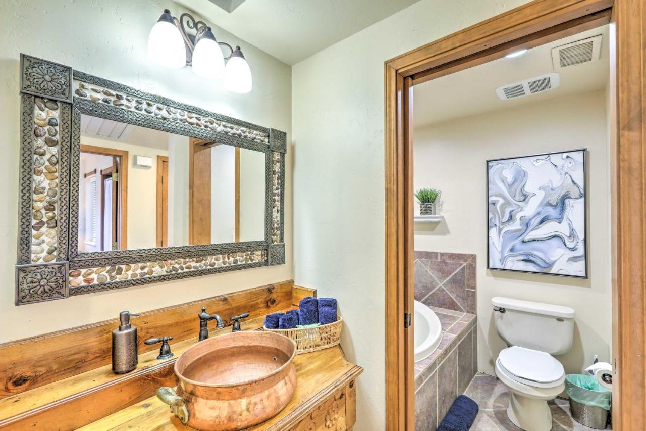 Bright Sedona Home With Deck And Mountain Views! 외부 사진